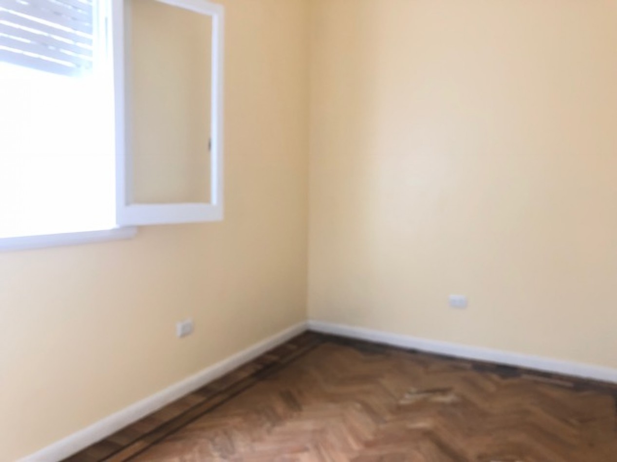 ZONA CHAUVIN ALQUILER PORFESIONAL O  COMERCIAL !!!! PH DE 3 AMB. AL FRENTE