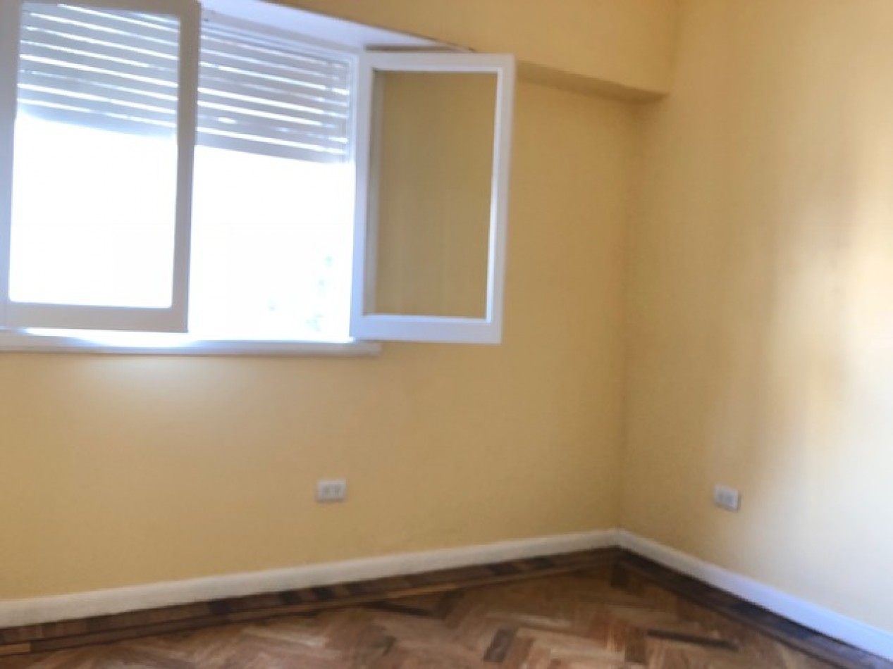 ZONA CHAUVIN ALQUILER PORFESIONAL O  COMERCIAL !!!! PH DE 3 AMB. AL FRENTE