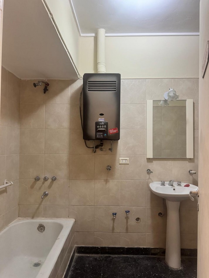 ZONA CHAUVIN ALQUILER PORFESIONAL O  COMERCIAL !!!! PH DE 3 AMB. AL FRENTE