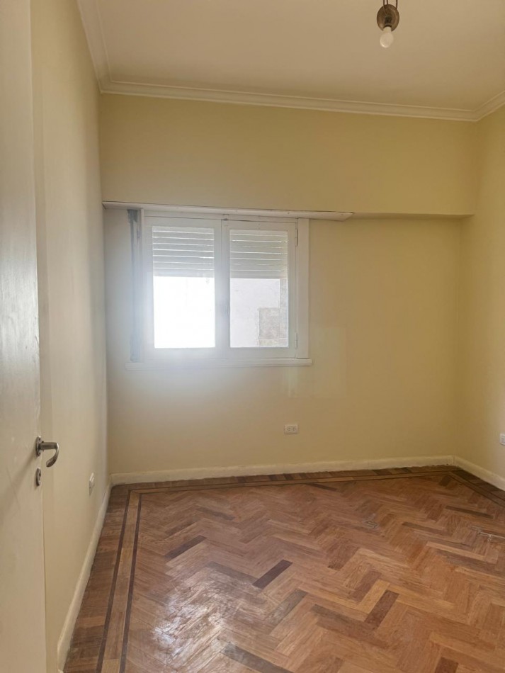 ZONA CHAUVIN ALQUILER PORFESIONAL O  COMERCIAL !!!! PH DE 3 AMB. AL FRENTE