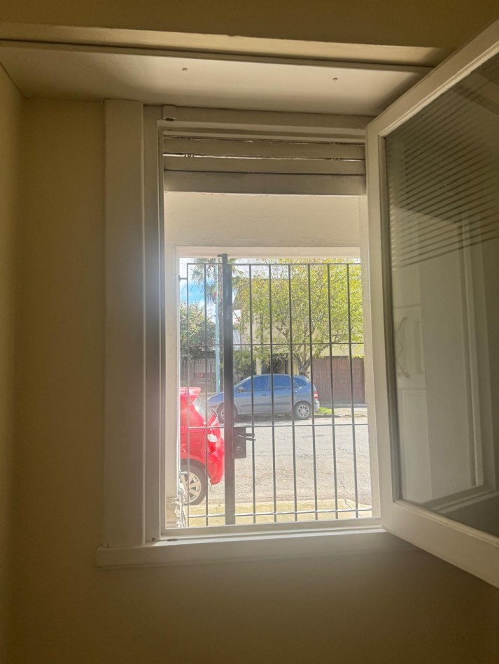 ZONA CHAUVIN ALQUILER PORFESIONAL O  COMERCIAL !!!! PH DE 3 AMB. AL FRENTE