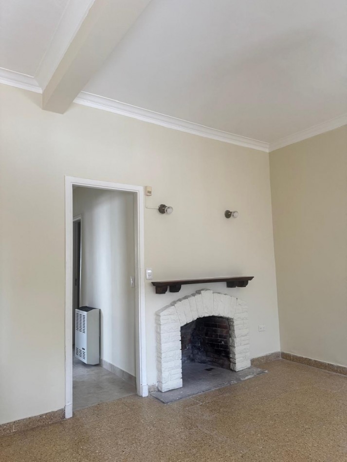 ZONA CHAUVIN ALQUILER PORFESIONAL O  COMERCIAL !!!! PH DE 3 AMB. AL FRENTE