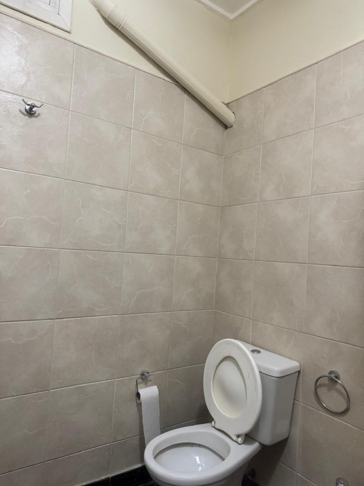 ZONA CHAUVIN ALQUILER PORFESIONAL O  COMERCIAL !!!! PH DE 3 AMB. AL FRENTE