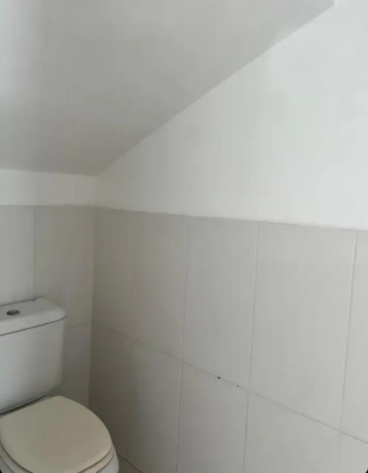 HERMOSO  DUPLEX EN ALQUILER  POR 24 MESES EN MAR DEL PLATA.   3 AMB. ENTRADA DE AUTO , PATIO Y BALCON 