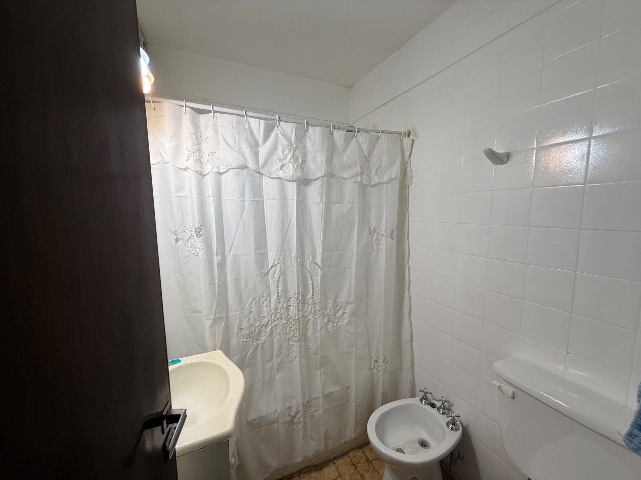 Dos ambientes en alquiler La Perla 