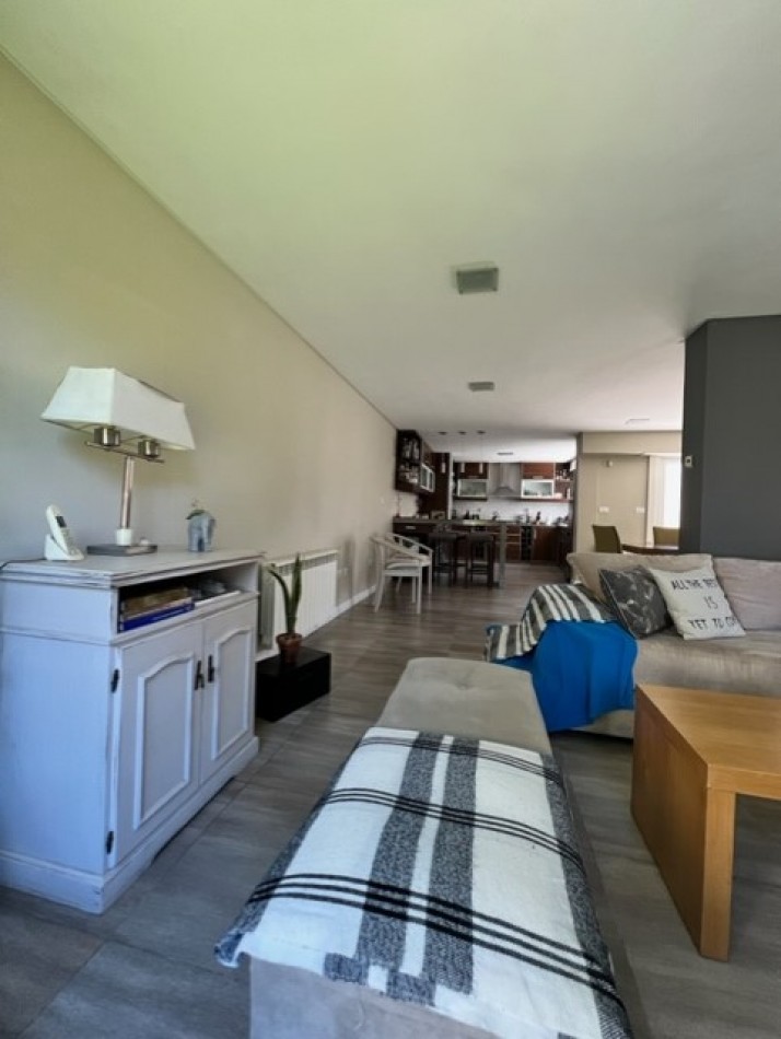 VENTA MAR DEL PLATA, PARQUE LURO !!!!! CASA CORTE MODERNO, MINIMALISTA, 4 AMB. GARAGE PARA 2 AUTOS , PARRILLA Y JARDIN