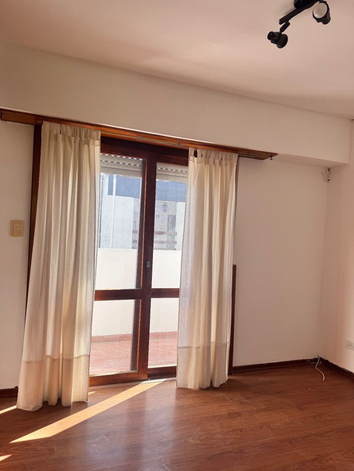 departamento en venta, zona punta mogotes !!! 3 amb. estado original bueno !!! 1° piso x escalera