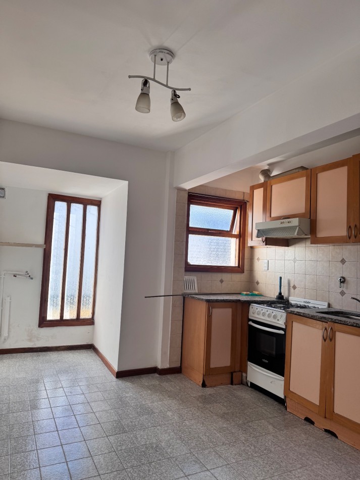 departamento en venta, zona punta mogotes !!! 3 amb. estado original bueno !!! 1° piso x escalera