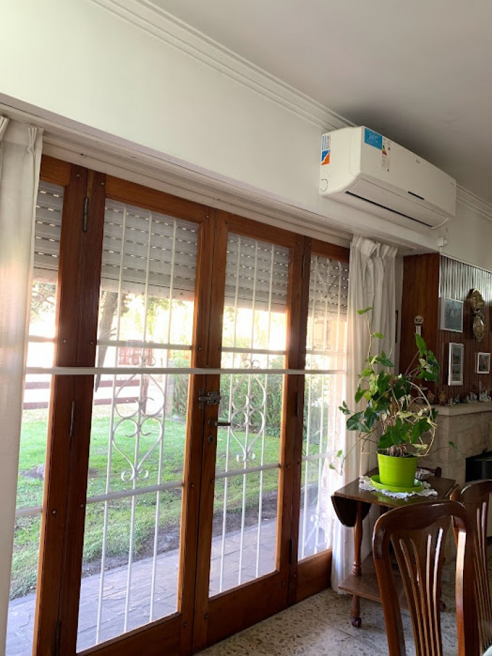 CHALET 4 AMB EN VENTA | PARQUE LURO | ESTADO ORIGINAL IMPECABLE
