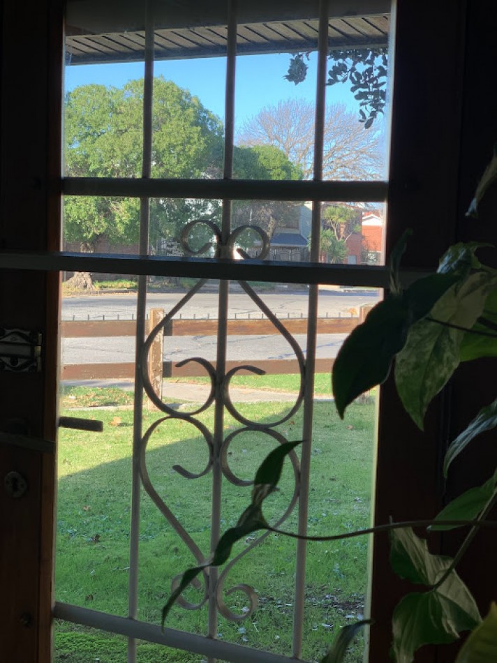 CHALET 4 AMB EN VENTA | PARQUE LURO | ESTADO ORIGINAL IMPECABLE