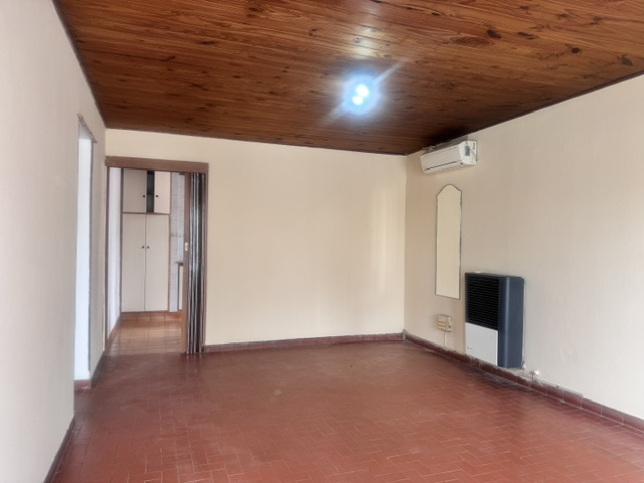 ALQUILER CASA 3 AMB. GJE. PATIO 