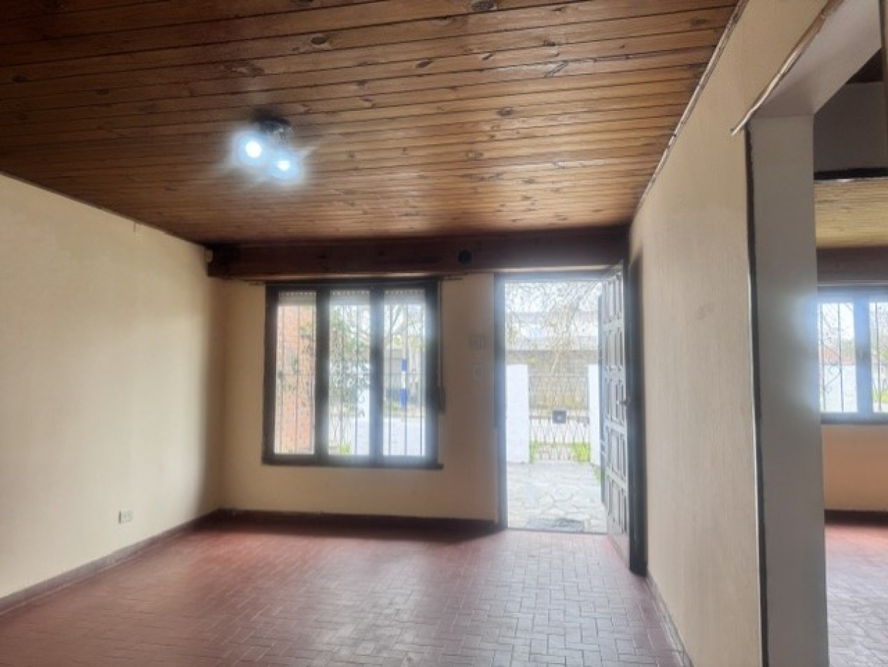 ALQUILER CASA 3 AMB. GJE. PATIO 