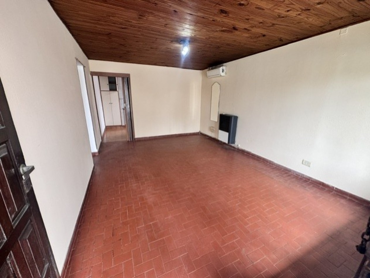 ALQUILER CASA 3 AMB. GJE. PATIO 