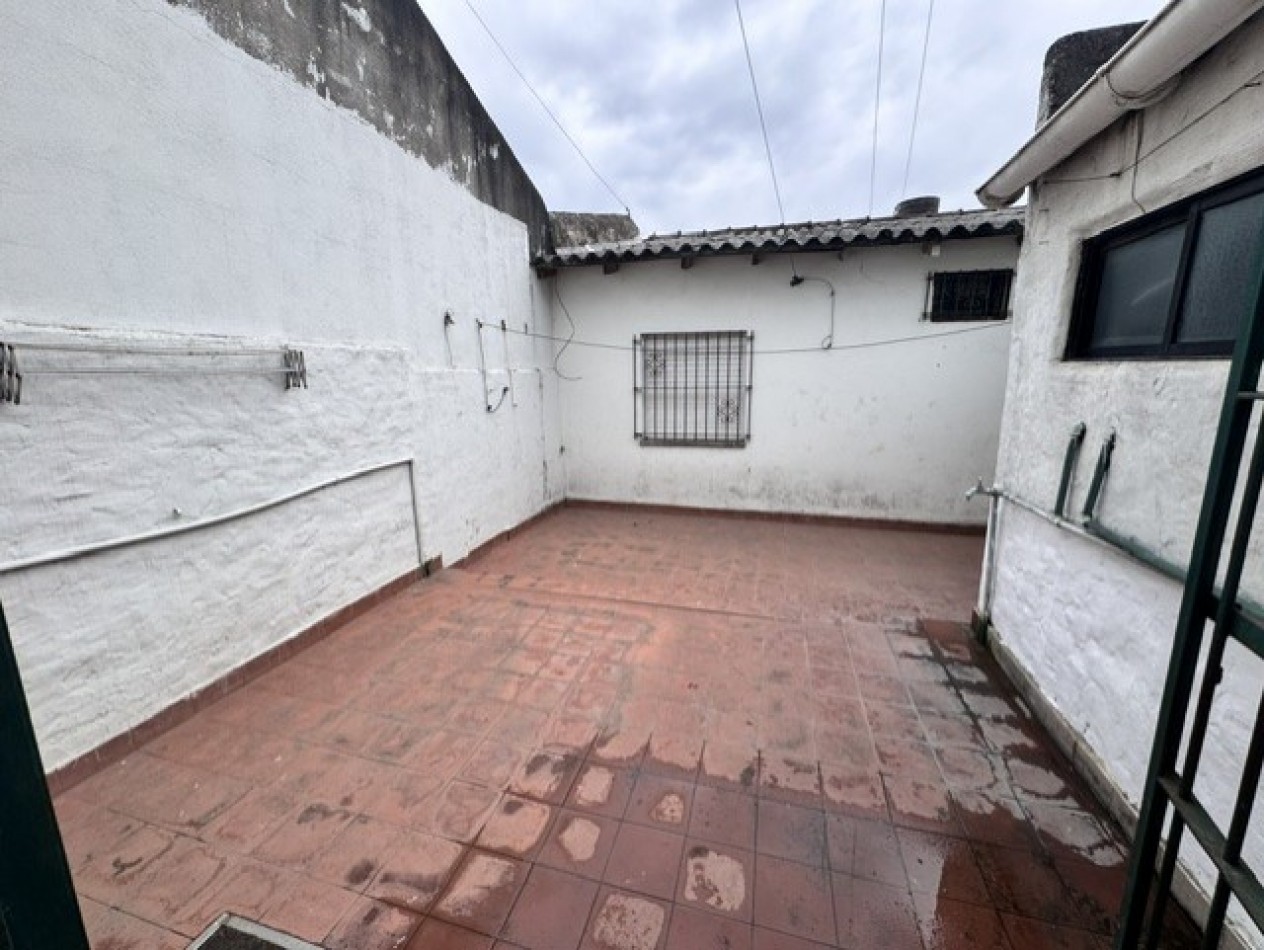 ALQUILER CASA 3 AMB. GJE. PATIO 