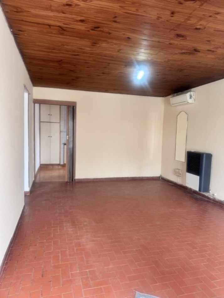 ALQUILER CASA 3 AMB. GJE. PATIO 