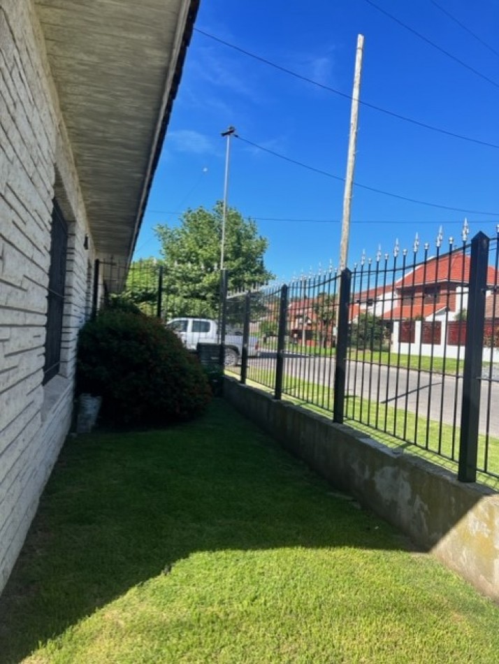 ALQUILER MDP, CASA PUNTA MOGOTES, 3 AMB., GGE. Y PEQUEÑO RETIRO PERIMETRAL