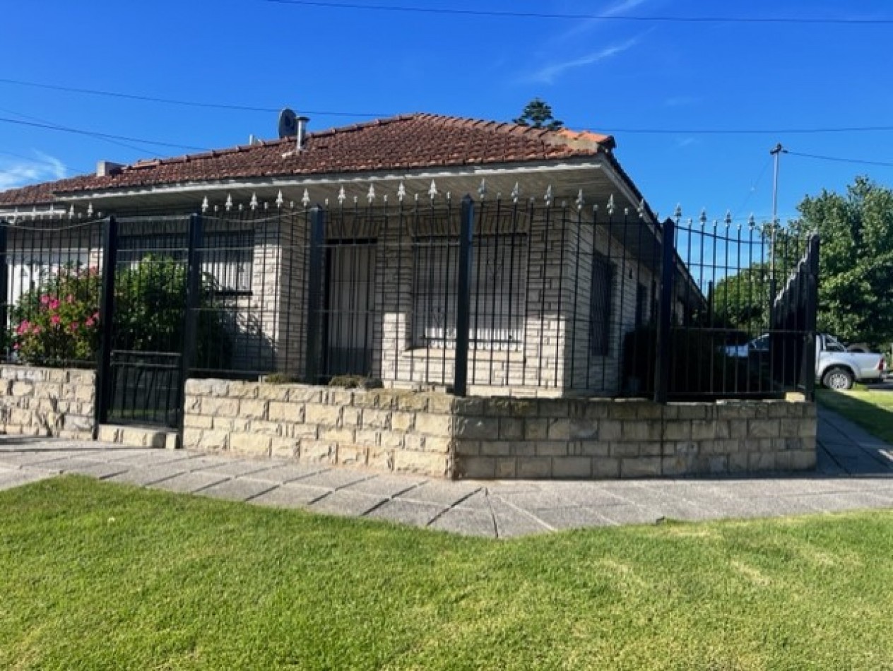 ALQUILER MDP, CASA PUNTA MOGOTES, 3 AMB., GGE. Y PEQUEÑO RETIRO PERIMETRAL