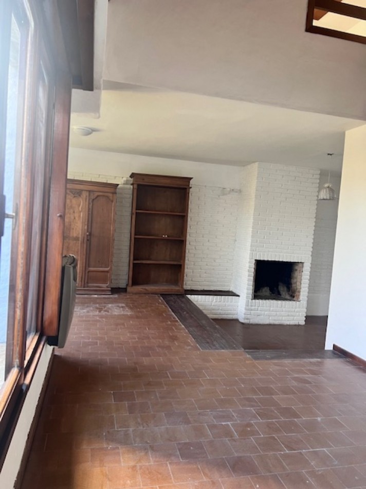 VENTA CHALET EN CUADRA DE PRIVILEGIO, FRENTE AL  PARQUE PRIMAVESI, HERMOSA VISTA