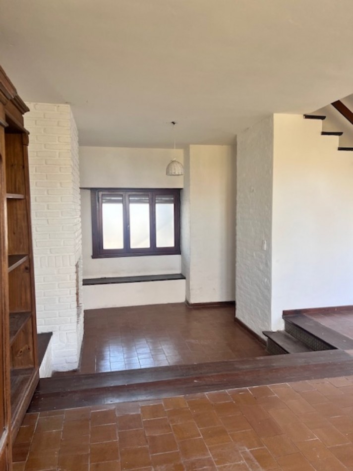 VENTA CHALET EN CUADRA DE PRIVILEGIO, FRENTE AL  PARQUE PRIMAVESI, HERMOSA VISTA