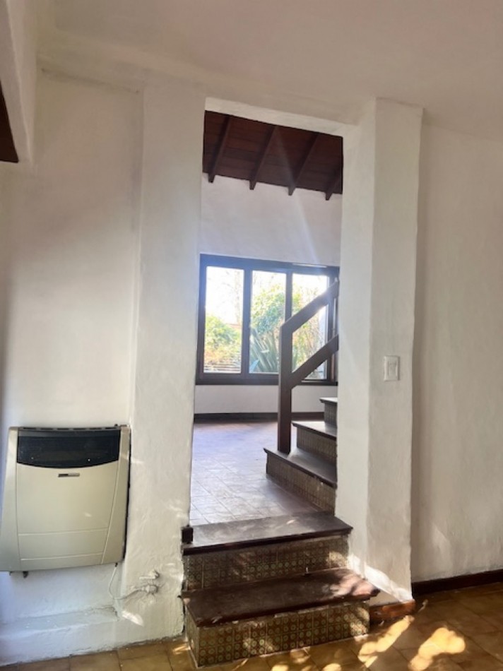 VENTA CHALET EN CUADRA DE PRIVILEGIO, FRENTE AL  PARQUE PRIMAVESI, HERMOSA VISTA