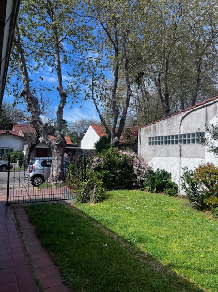 VENTA CHALET DESARROLLADO EN UNA SOLA PLANTA, CON PARQUE Y PATIO,  ZONA NUEVA POMPEYA, a 7 cuadras del mar