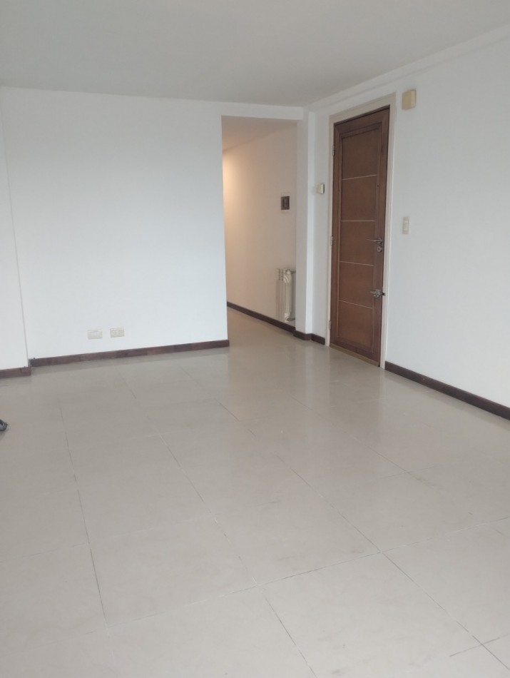 VENTA CON RENTA ,  HERMOSO  DPTO 3   AMB.  CON COCHERA EN ZONA CHAUVIN !!!!