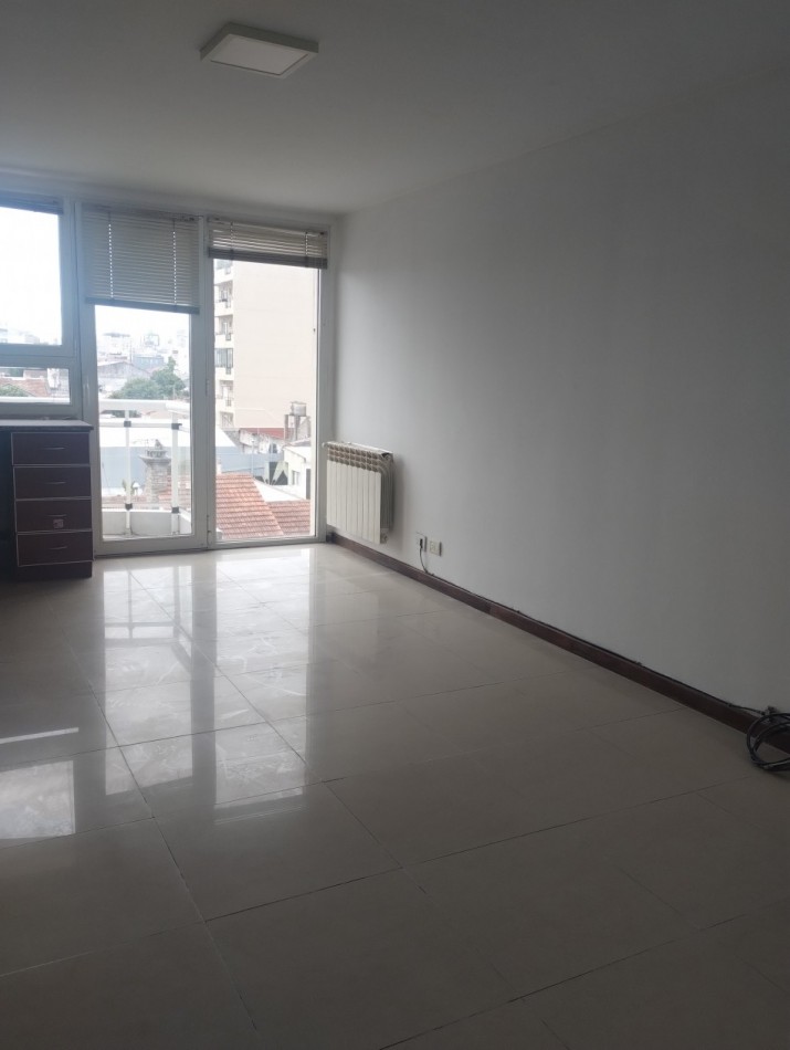 VENTA CON RENTA ,  HERMOSO  DPTO 3   AMB.  CON COCHERA EN ZONA CHAUVIN !!!!