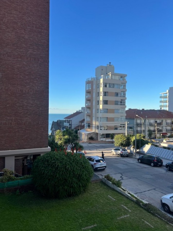VENTA HERMOSO PISO 3 AMB. CON DEPENDENIAS, TERRAZA PROPIA Y COCHERA, LOMAS DE STELLA MARIS