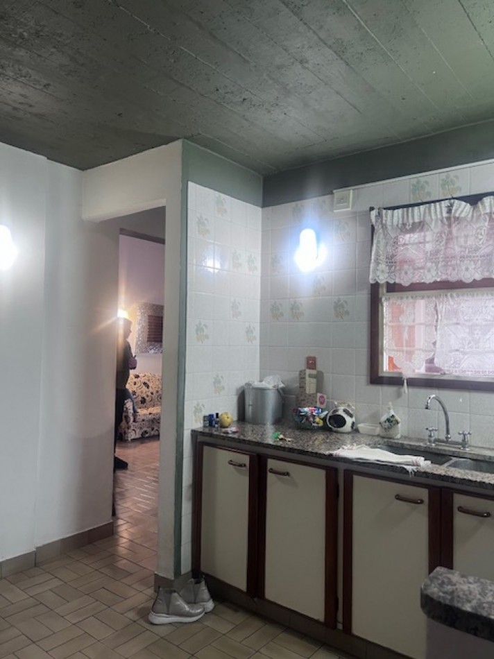 venta chalet en mar del plata, cercano a barrio santa Monica, 3 amb. con parque, garaje y trotadora varios autos.