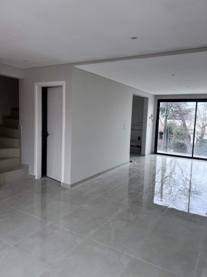 VENTA DEPARAMMENTO/PH EN P.A, 3 MB. EN DUPLEX CON PAQUE VILLA PRIMERA