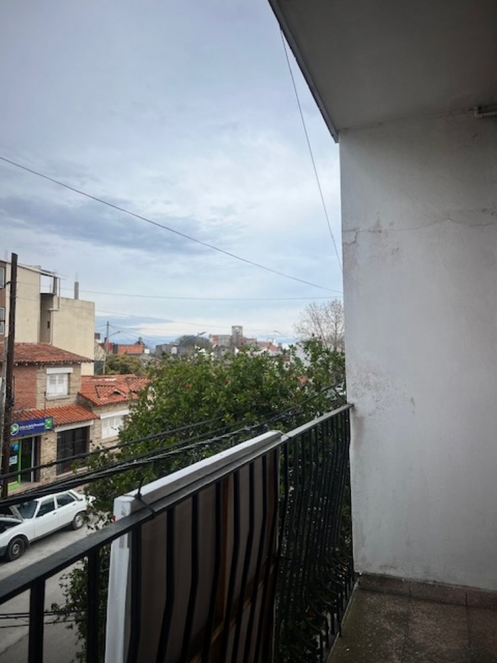 VENTA MAR DEL PLATA, APTO CREDITO !!! BARRIO SAN JOSE, PH, PLANTA ALTA CON BALCON, 3 COMODOS AMBIENTES  CON COCINA COMEDOR  Y PATIO, 
