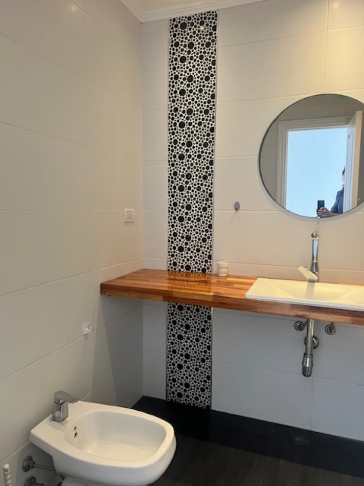 HERMOSO  DUPLEX EN ALQUILER  POR 24 MESES EN MAR DEL PLATA.   3 AMB. ENTRADA DE AUTO , PATIO Y BALCON 