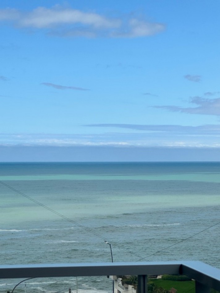 DEPARTAMENTO 3 AMBIENTES EN VENTA  EN  PLAYA  CHICA, MODERNO Y CON VISTA AL  MAR