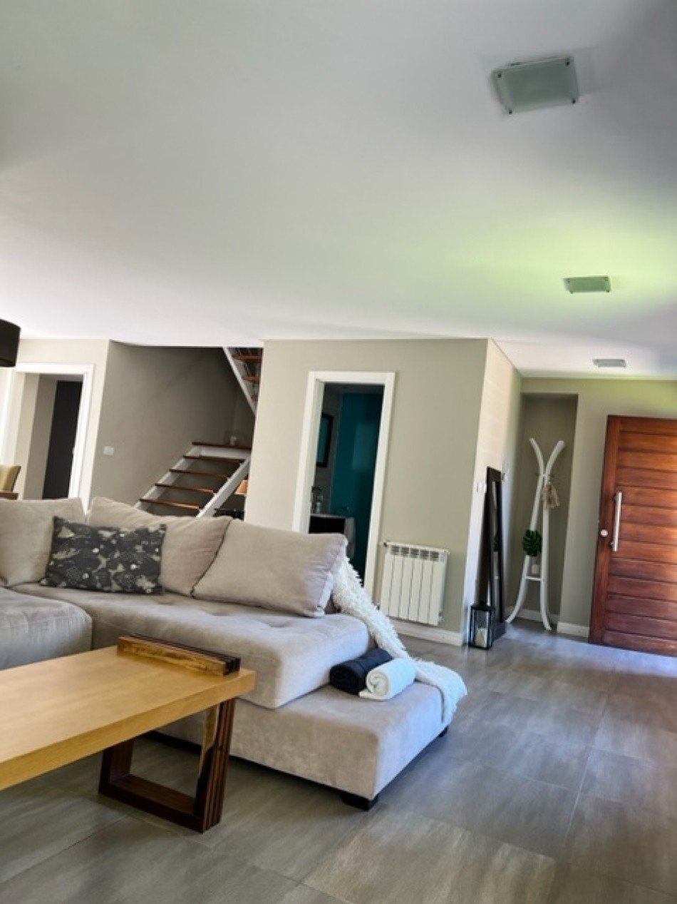 VENTA MAR DEL PLATA, PARQUE LURO !!!!! CASA CORTE MODERNO, MINIMALISTA, 4 AMB. GARAGE PARA 2 AUTOS , PARRILLA Y JARDIN