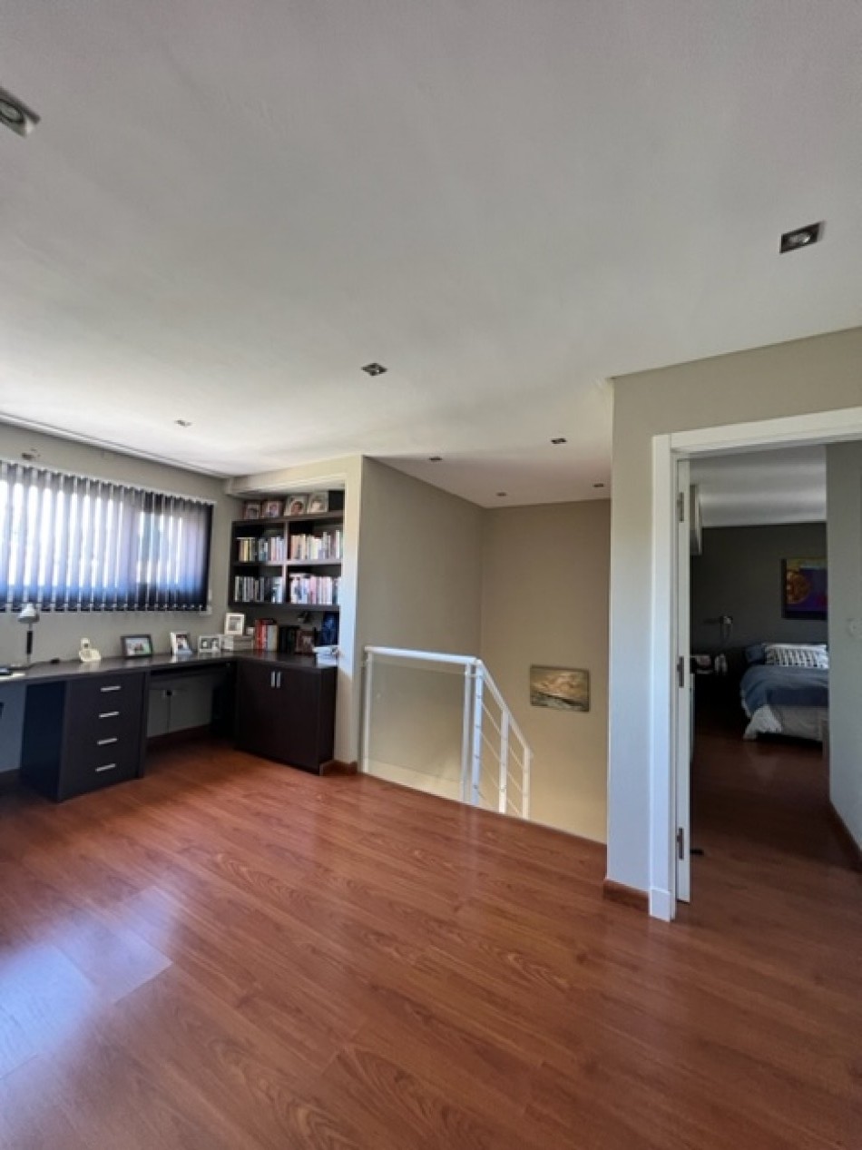 VENTA MAR DEL PLATA, PARQUE LURO !!!!! CASA CORTE MODERNO, MINIMALISTA, 4 AMB. GARAGE PARA 2 AUTOS , PARRILLA Y JARDIN
