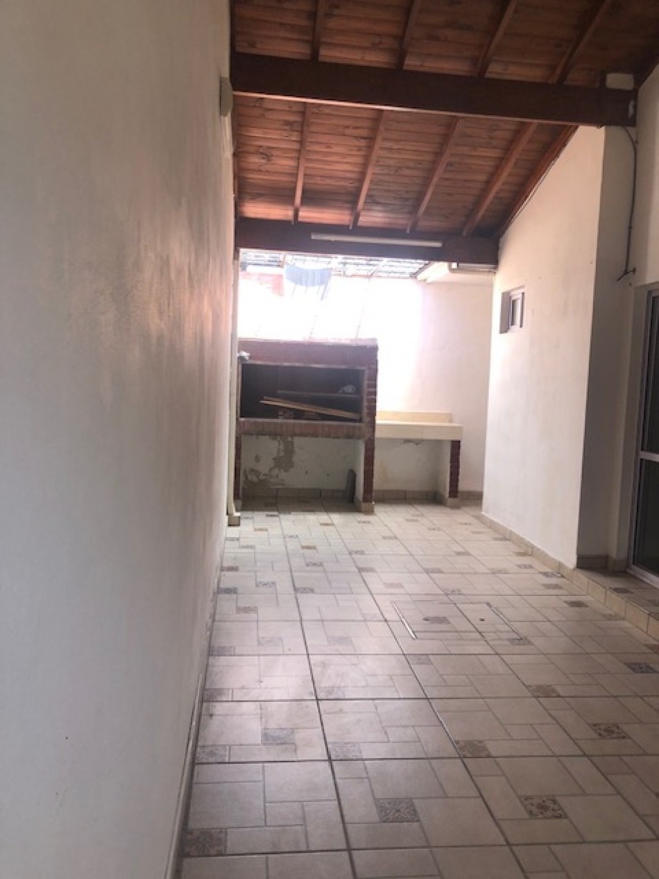 ALQUILER MDP, CASA PUNTA MOGOTES, 3 AMB., GGE. Y PEQUEÑO RETIRO PERIMETRAL