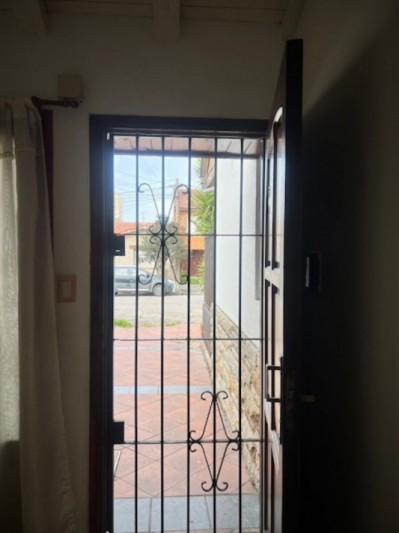 ALQUILER 24 MESES, MAR DEL PLATA, PH DE DOS AMB, CON PATIO, AL FRENTE EN P.B. EXCELENTE ZONA