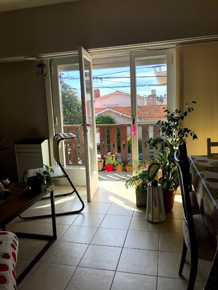 DISPONIBLE DICIEMBRE, ALQUILER por temporada corta o de verano en  Mar del Plata !!! DEPARTAMENTO  2 amb.  2/3 PLAZAS. MUY AMPLIO, LUMINOSO Y TRANQUILO.  ZONA CHAUVIN, 1o PISO POR  ESCALERA,  HERMOSO !!!!