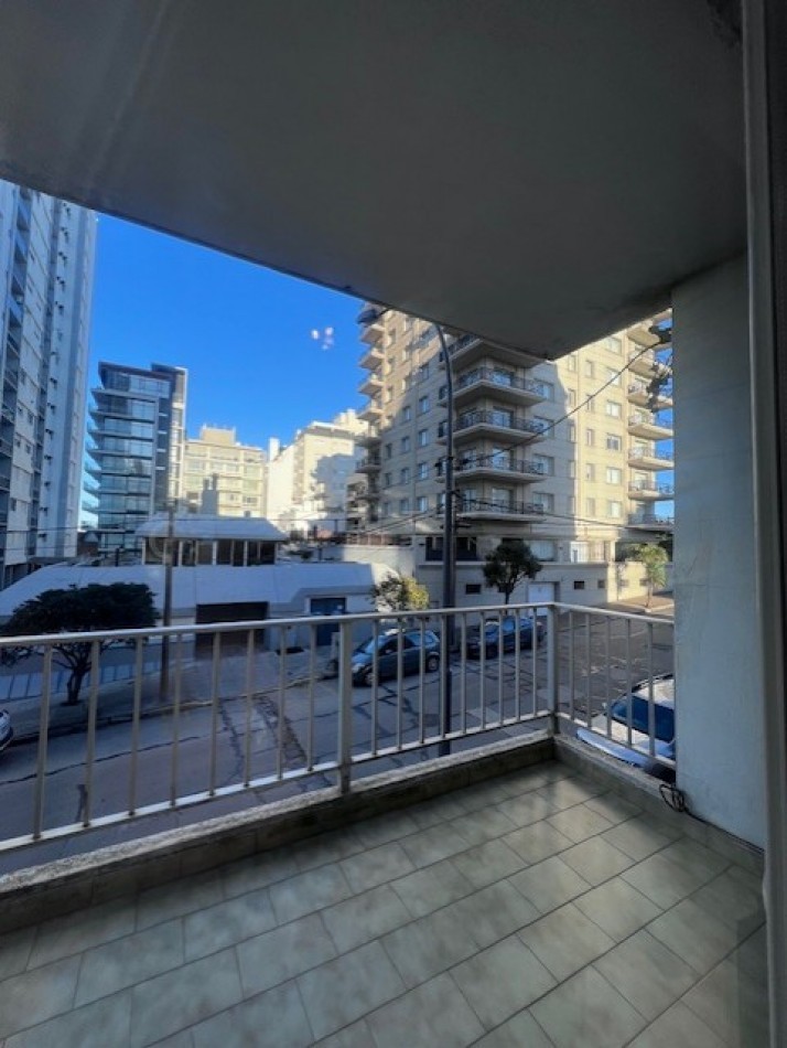 VENTA HERMOSO DEPARTAMENTO 3 AMB. CON DEPENDENIAS, TERRAZA PROPIA Y COCHERA, LOMAS DE STELLA MARIS