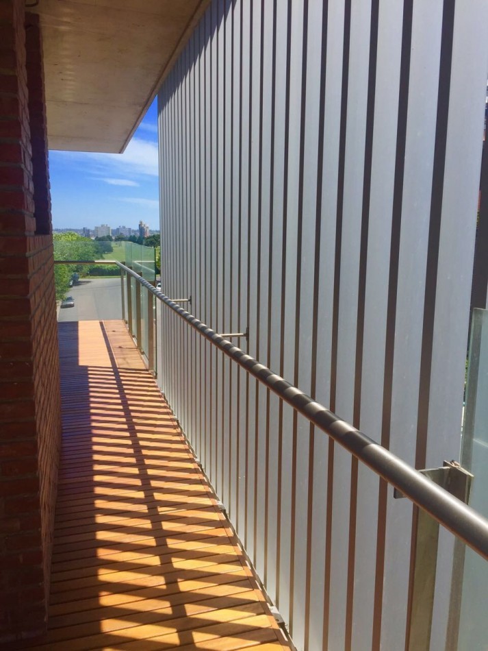 PISO 3 AMB. CON COCHERA VISTA PLENA AL GOLF CLUB MDP Y MAR,  BALCON CORRIDO PERIMETRAL, SOFIA IV