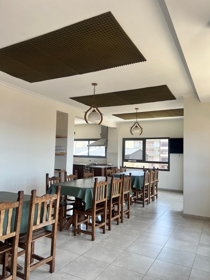 ALQUILER 24 MESES, MDP, IMPACTANTE PISO DE 3 AMB. LIVING COMEDOR, COCINA COMEDOR, LAVADERO , BALCONES, DOS COCHERAS, VISTA PLENA AL MAR  DESDE TODOS LOS AMBIENTES, UNICO !!!! CON MUEBLES !!!!