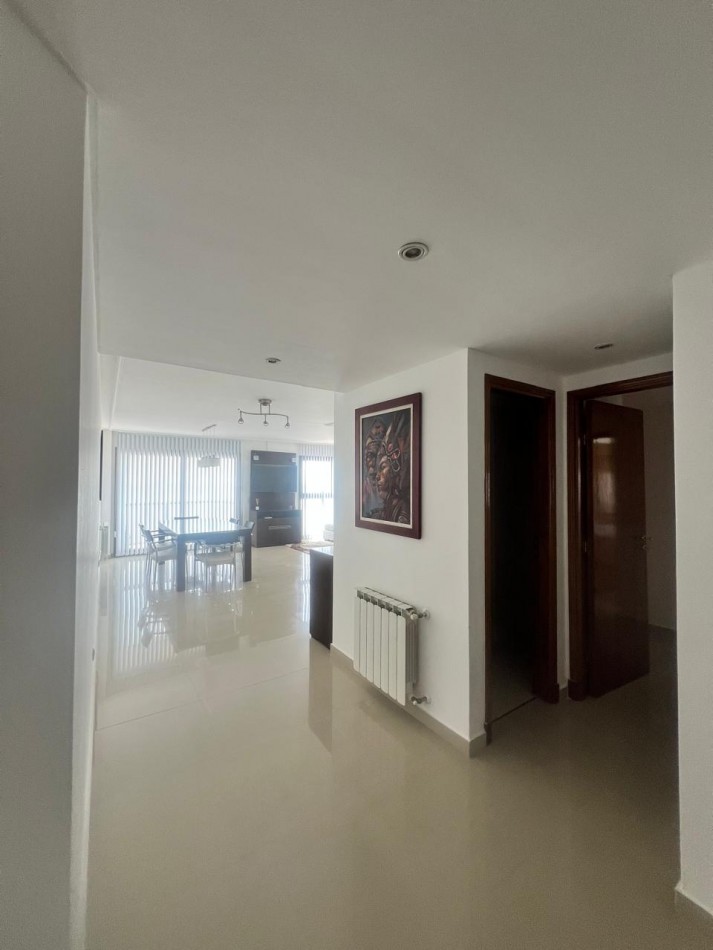 ALQUILER 24 MESES, MDP, IMPACTANTE PISO DE 3 AMB. LIVING COMEDOR, COCINA COMEDOR, LAVADERO , BALCONES, DOS COCHERAS, VISTA PLENA AL MAR  DESDE TODOS LOS AMBIENTES, UNICO !!!! CON MUEBLES !!!!
