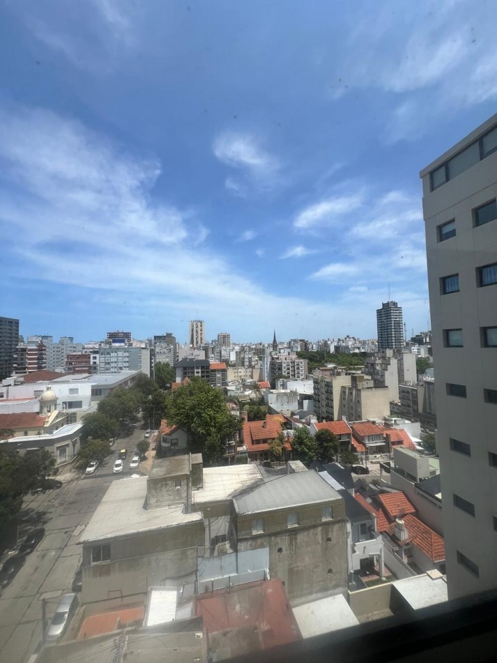 ALQUILER 24 MESES, MDP, IMPACTANTE PISO DE 3 AMB. LIVING COMEDOR, COCINA COMEDOR, LAVADERO , BALCONES, DOS COCHERAS, VISTA PLENA AL MAR  DESDE TODOS LOS AMBIENTES, UNICO !!!! CON MUEBLES !!!!