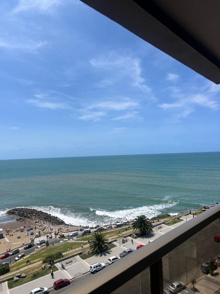 ALQUILER 24 MESES, MDP, IMPACTANTE PISO DE 3 AMB. LIVING COMEDOR, COCINA COMEDOR, LAVADERO , BALCONES, DOS COCHERAS, VISTA PLENA AL MAR  DESDE TODOS LOS AMBIENTES, UNICO !!!! CON MUEBLES !!!!