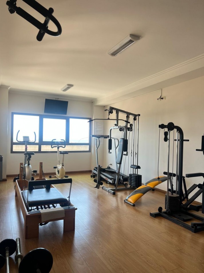 ALQUILER 24 MESES, MDP, IMPACTANTE PISO DE 3 AMB. LIVING COMEDOR, COCINA COMEDOR, LAVADERO , BALCONES, DOS COCHERAS, VISTA PLENA AL MAR  DESDE TODOS LOS AMBIENTES, UNICO !!!! CON MUEBLES !!!!