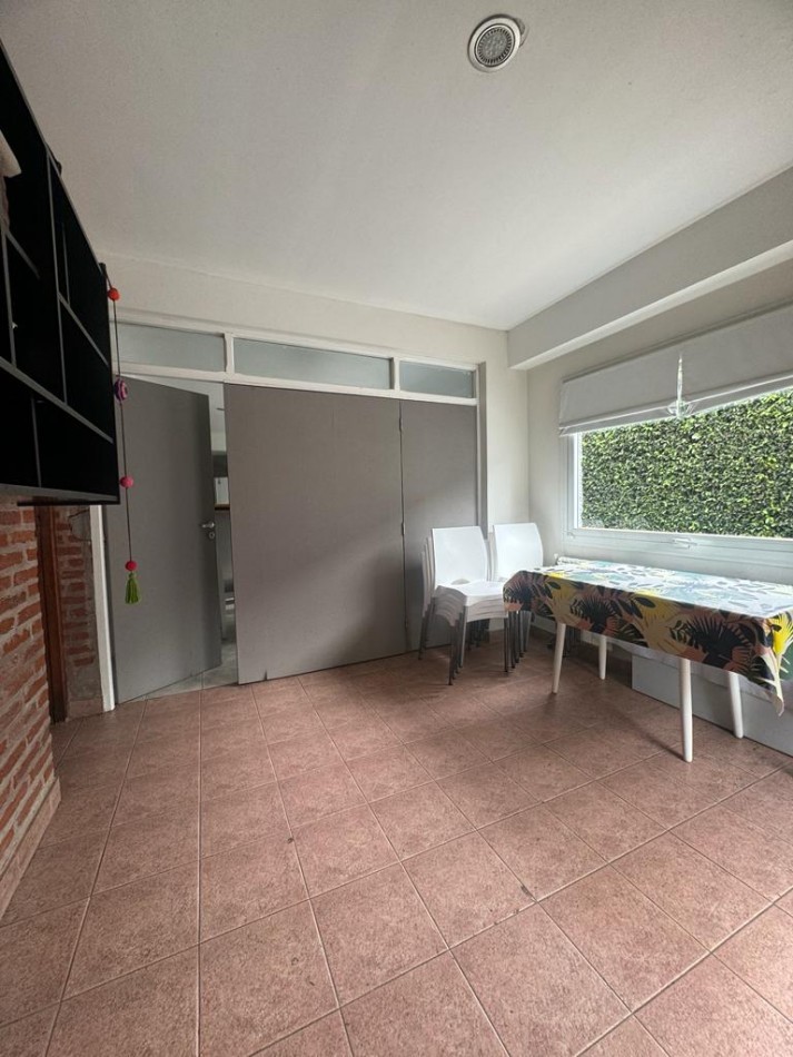 MAR DEL PLATA ALQUILER, ANUAL, IMPORTANTE CHALET DE 5 AMB. CON PARQUE Y PISCINA