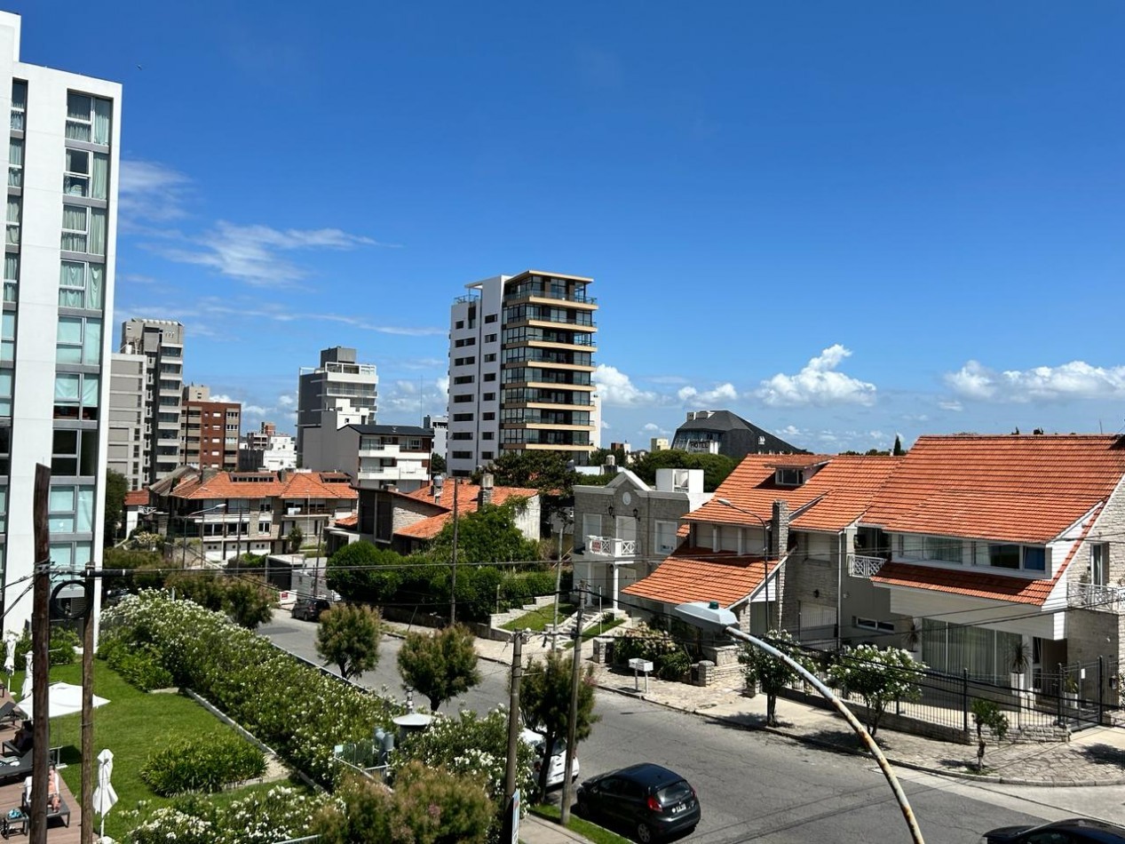 VENTA MDP, PLAYA GRANDE, DEPTO A MTS DEL MAR, 3 AMB CON DEPENDENCIA, COCHERA Y TERRAZA PROPIA, VISTA PLENA A PLAYA GRANDE