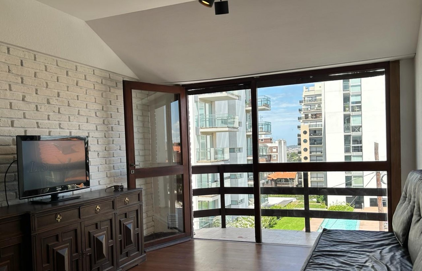 VENTA MDP, PLAYA GRANDE, DEPTO A MTS DEL MAR, 3 AMB CON DEPENDENCIA, COCHERA Y TERRAZA PROPIA, VISTA PLENA A PLAYA GRANDE
