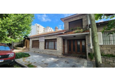 VENTA EN BLOCK, CHALET + PH ATRAS, A RECICLAR  ABSOLUTAMENTE, O DEMOLICION APTO EDIFICIO