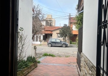 ALQUILER 24 MESES, MAR DEL PLATA, PH DE DOS AMB, CON PATIO, AL FRENTE EN P.B. EXCELENTE ZONA